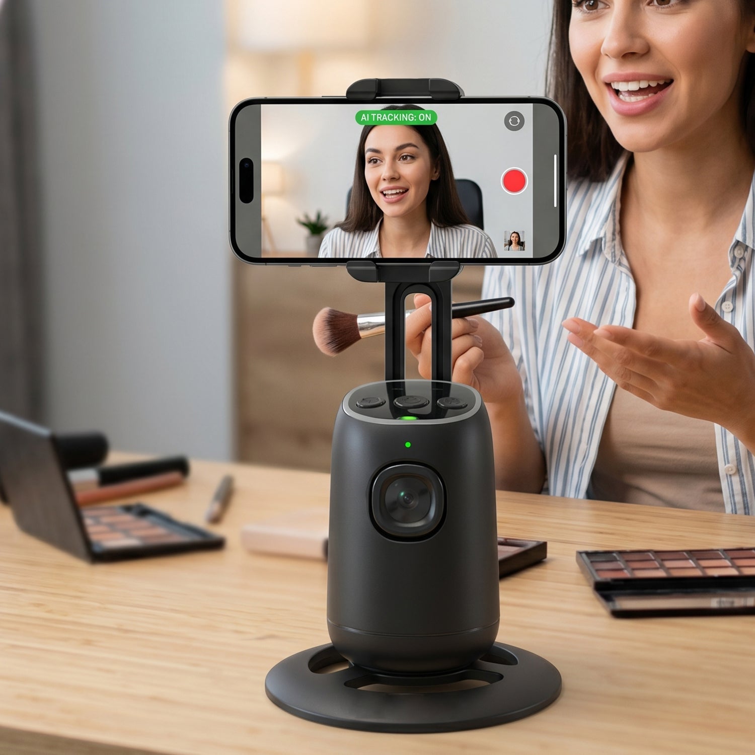 Automatic tracking mobile holder for reels and content creation