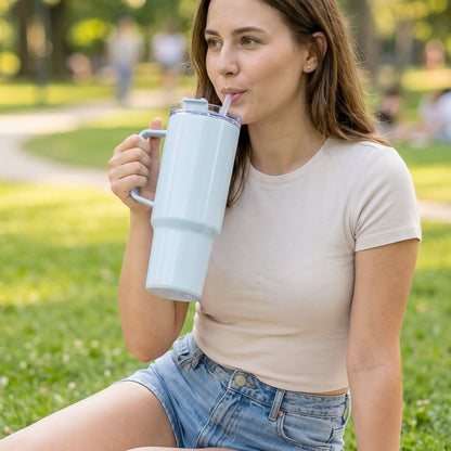 Portable large capacity travel tumbler suitable for outdoor and commuting.