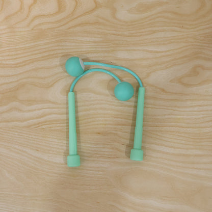 Live use of cordless skipping rope wrist ball exercise tool